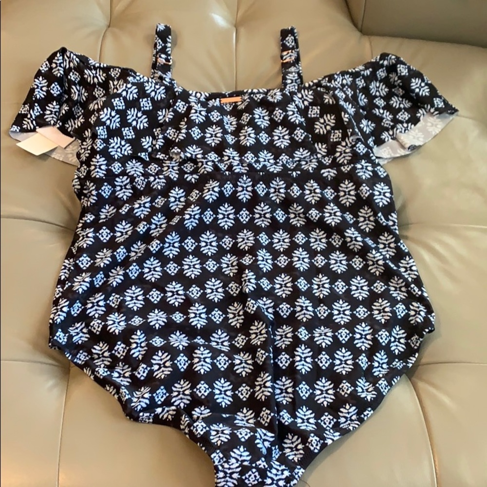 Raisins Curve Plus Size Cubana Bandeau One-Piece - Picture 4 of 8